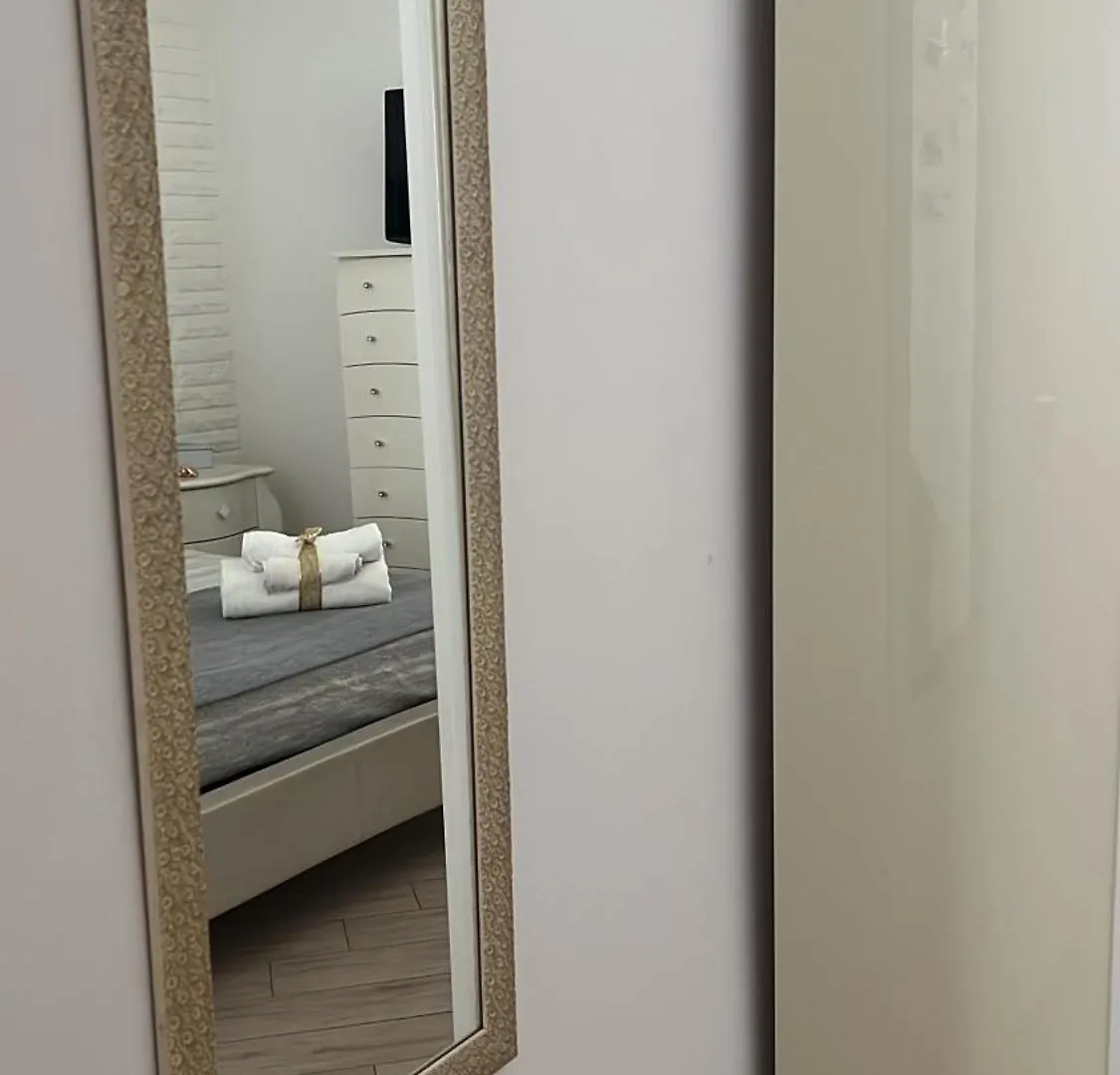 La Casa Di Clhoe Bari 0*,